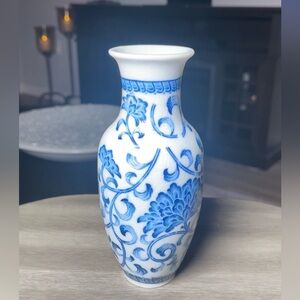 Andrea Sadak Japan Blue and White Vase 8” Tall Floral Mum Design With Crazing